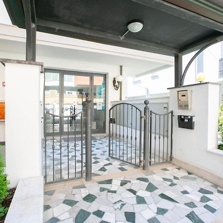 Residence Villa Dei Pini Rimini Extérieur photo
