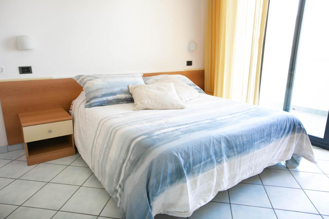 Residence Villa Dei Pini Rimini Extérieur photo