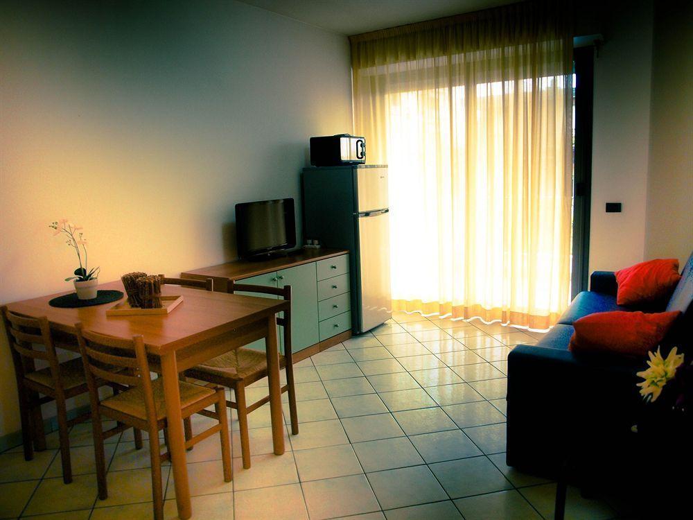 Residence Villa Dei Pini Rimini Extérieur photo